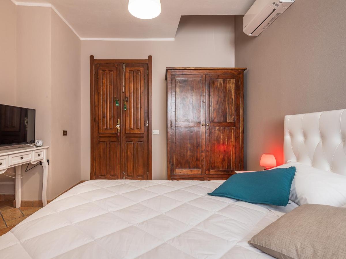 La Torretta Domus Hotell Quartu SantʼElena Exteriör bild