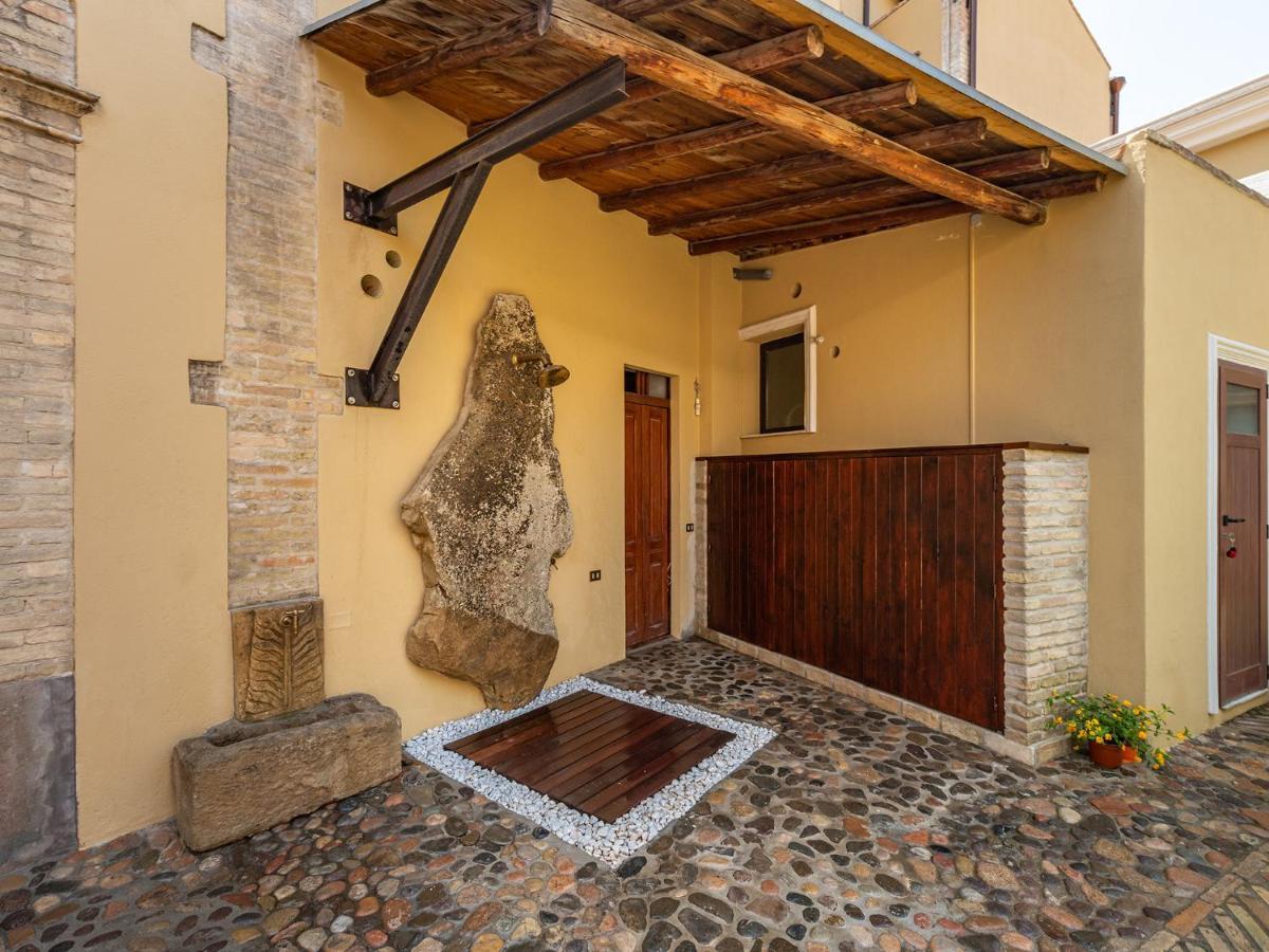 La Torretta Domus Hotell Quartu SantʼElena Exteriör bild